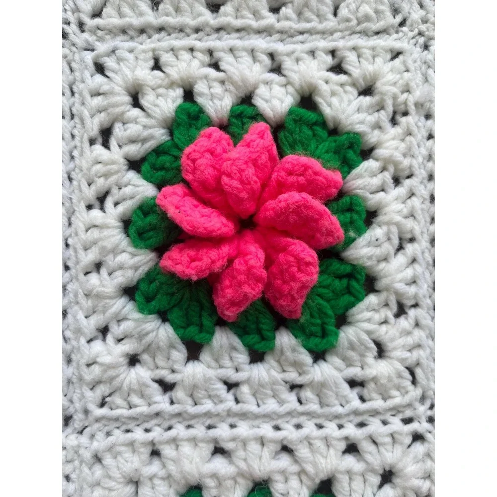 Vintage Crocheted 3D Hot Pink Rose Granny Square Throw 41x55